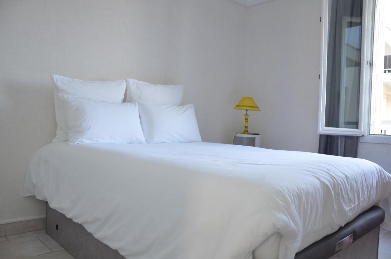 Les Pieds Dans L'Eau Apartment Saint-Cyr-sur-Mer Ngoại thất bức ảnh