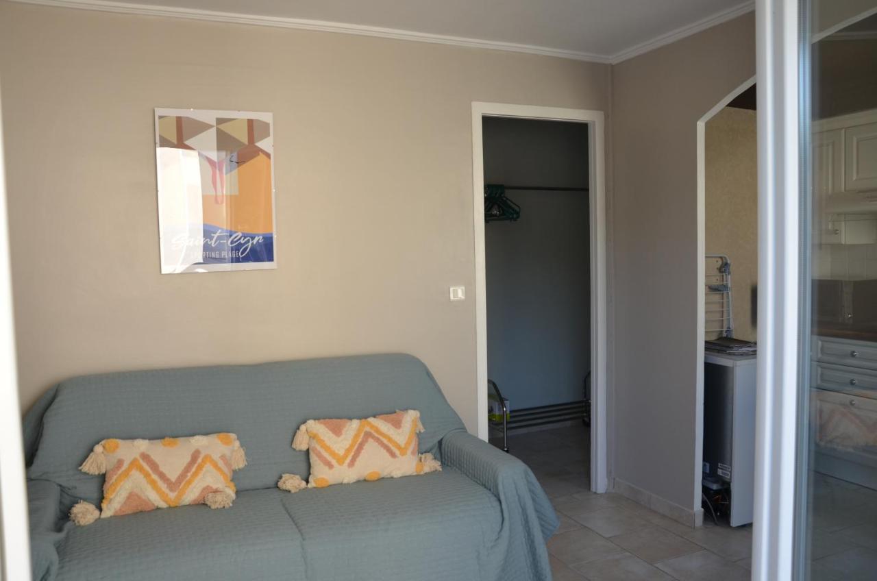 Les Pieds Dans L'Eau Apartment Saint-Cyr-sur-Mer Ngoại thất bức ảnh