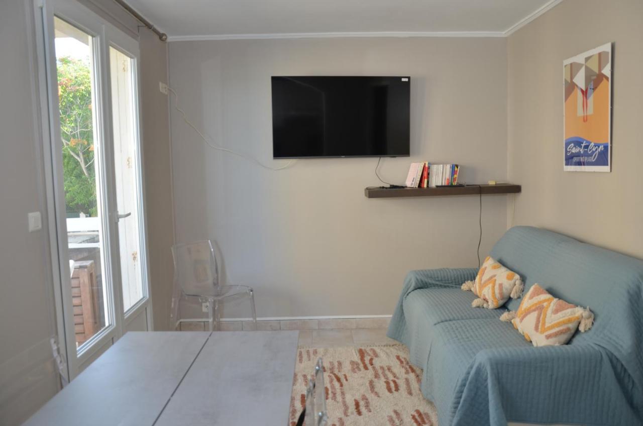 Les Pieds Dans L'Eau Apartment Saint-Cyr-sur-Mer Ngoại thất bức ảnh